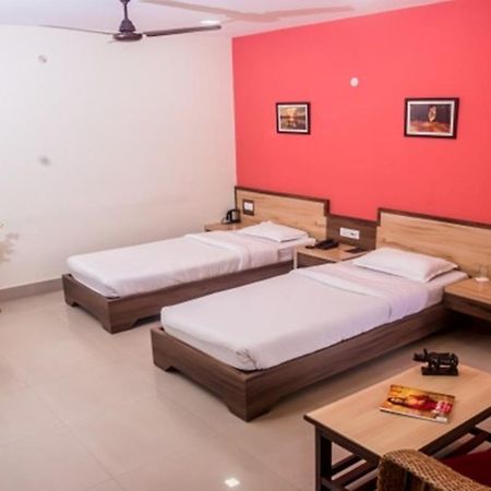 Hotel Aatreyee Dibrugarh Luaran gambar