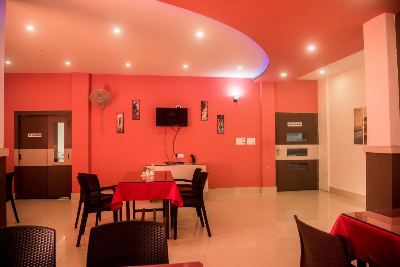 Hotel Aatreyee Dibrugarh Luaran gambar