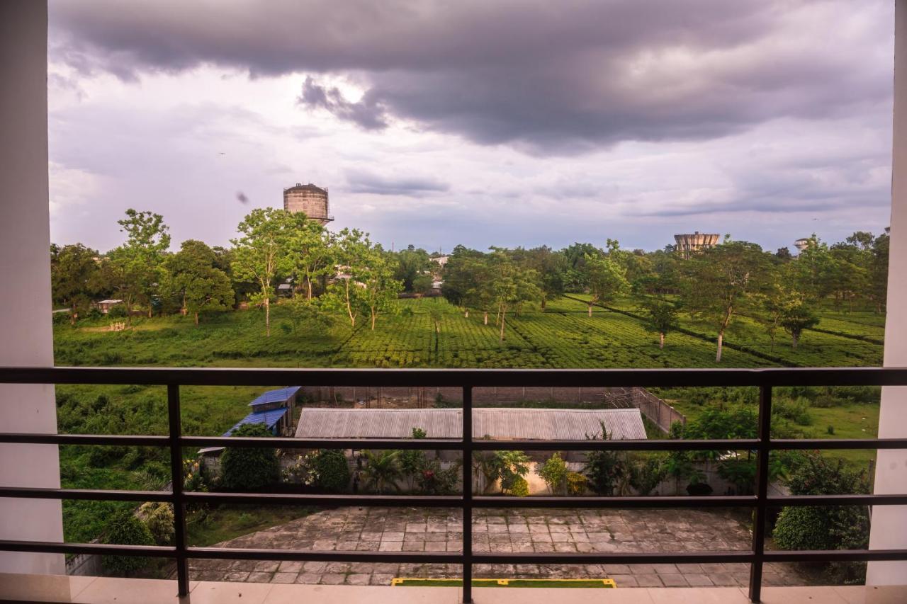 Hotel Aatreyee Dibrugarh Luaran gambar